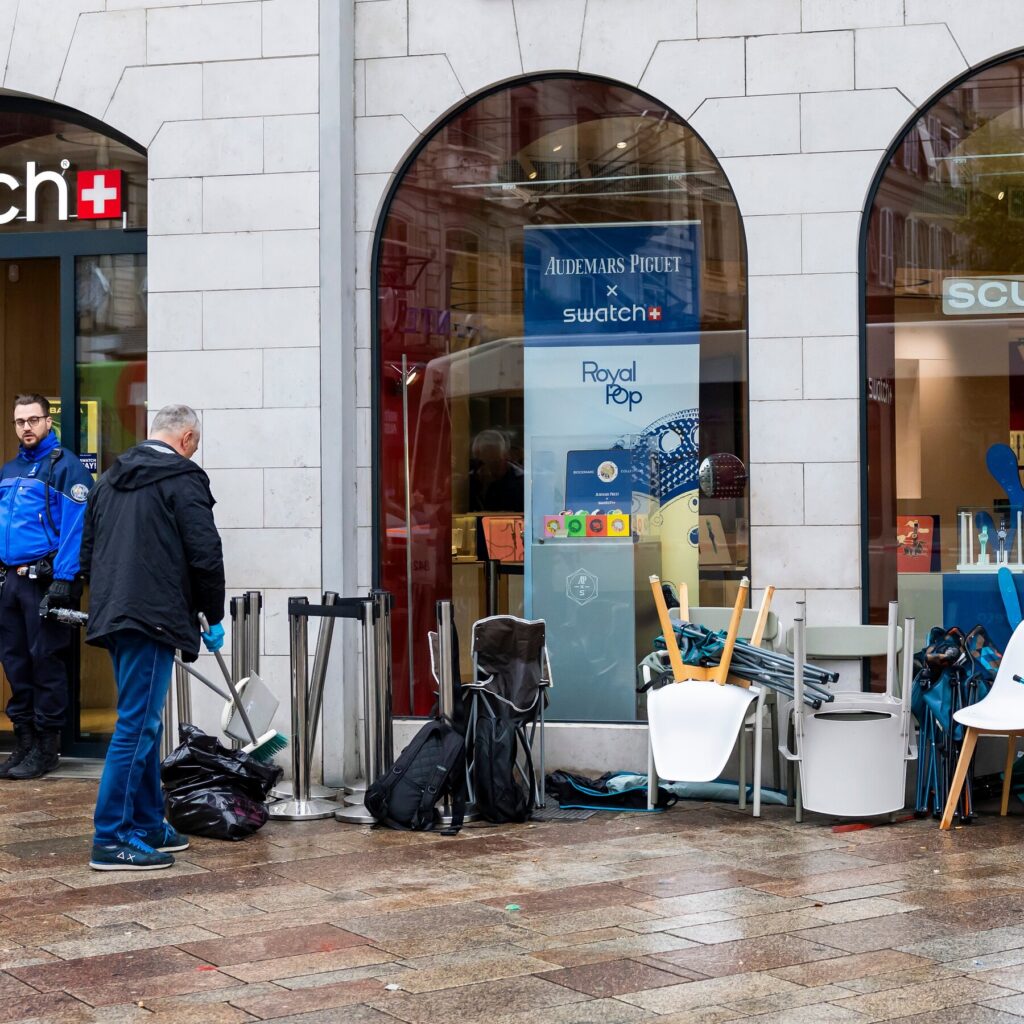 Shoppers’ Frenzy for ‘Royal Pop’ Pocket Watches Forces Swatch to Shut Stores