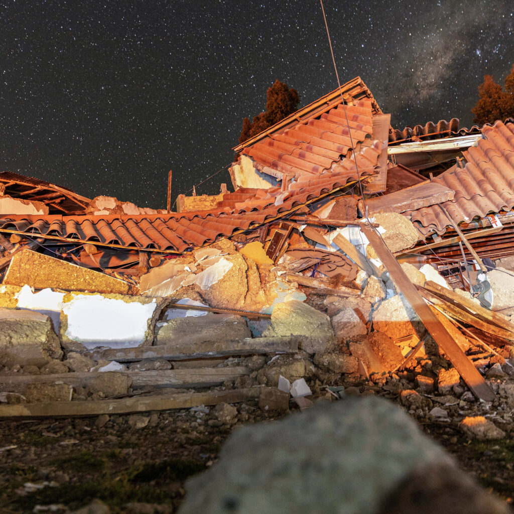 Earthquake in Peru Kills 6 and Displaces Hundreds