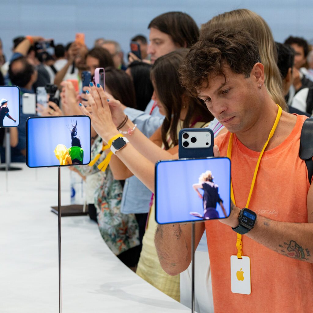 Apple’s New iPhone Duo Is Here. How Do Consumer Technology Journalists Review It?